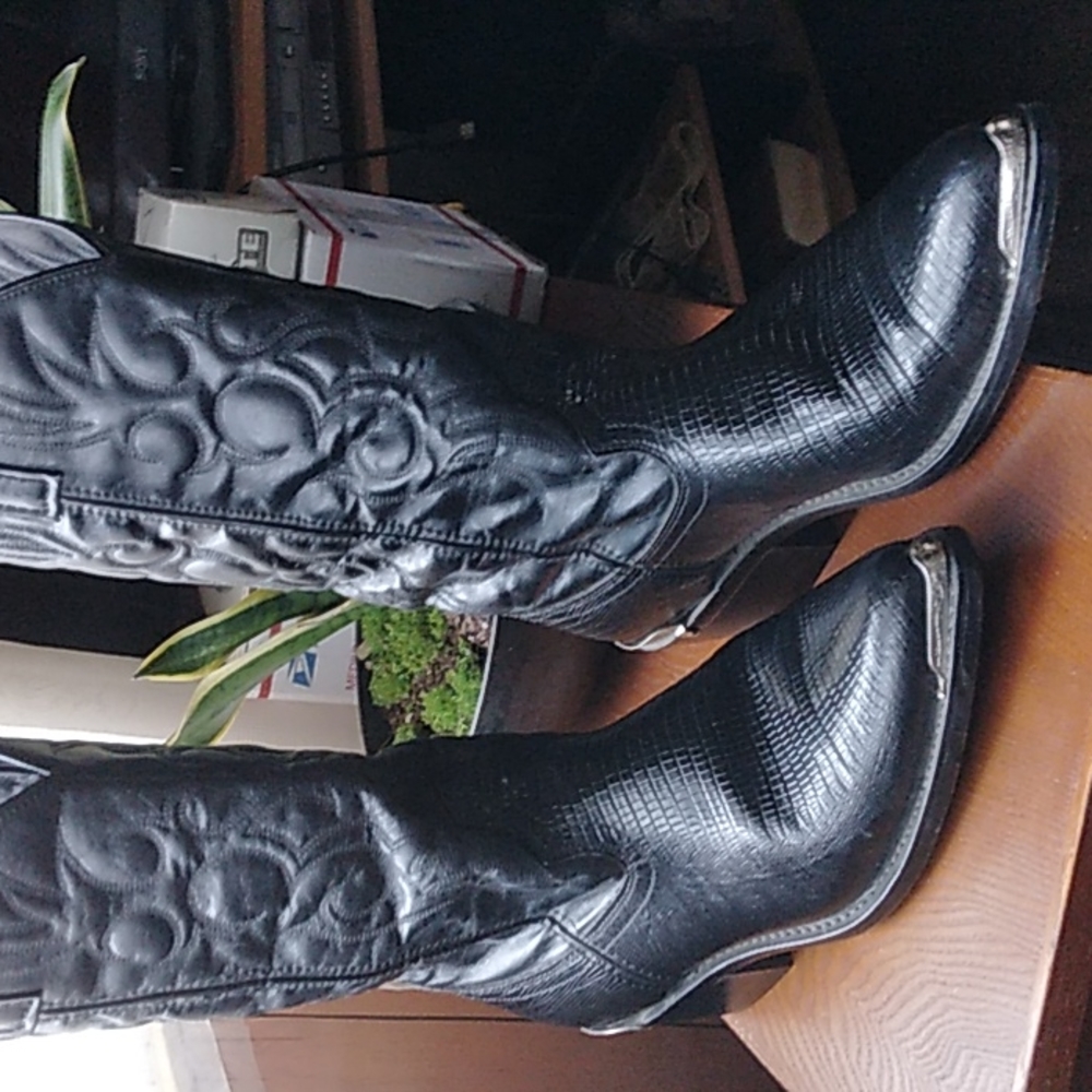 Pair of Laredo 68085 Atlanta Boots  - Lizard Print - 9D